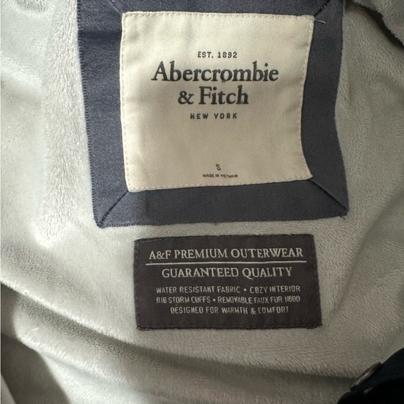 Abercrombie & Fitch size S Puffer Jacket - Picture 10 of 11